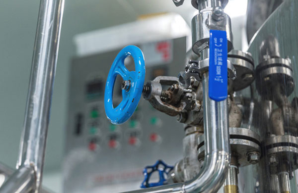 不銹鋼法蘭閘閥在水處理與蒸汽系統(tǒng)中的調(diào)節(jié)功能